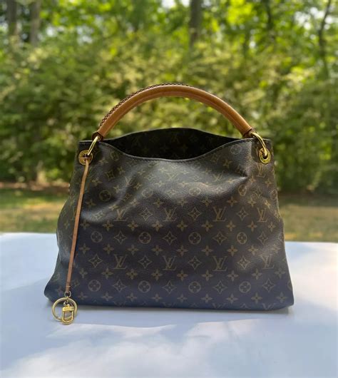counter quality artsy mm louis vuitton